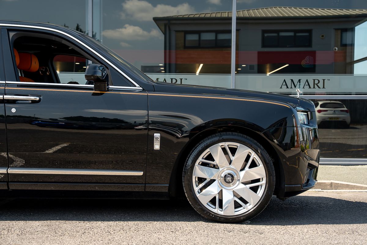 ROLLS ROYCE CULLINAN V12 V12
