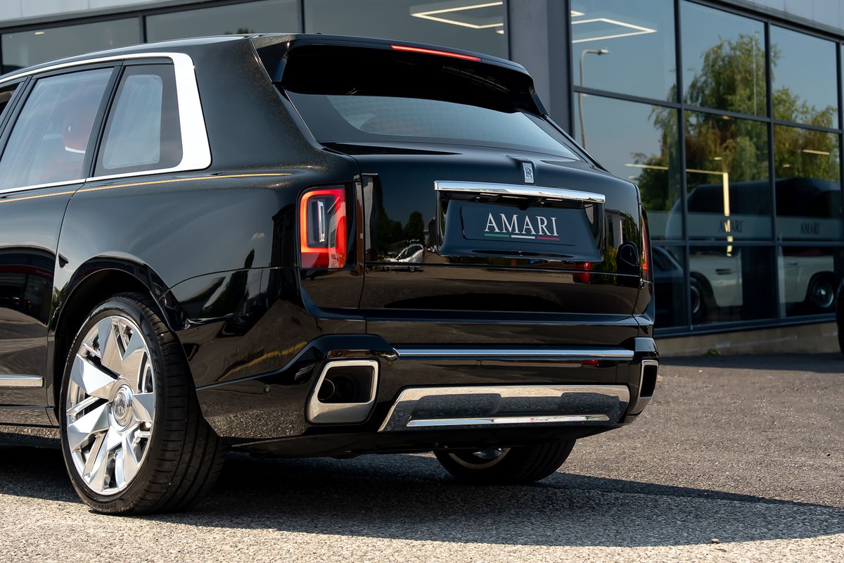 ROLLS ROYCE CULLINAN V12 V12