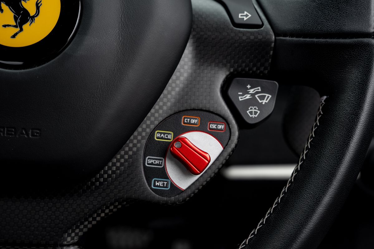 FERRARI 488 PISTA COUPE 3.9 VS 2DR SEMI AUTO
