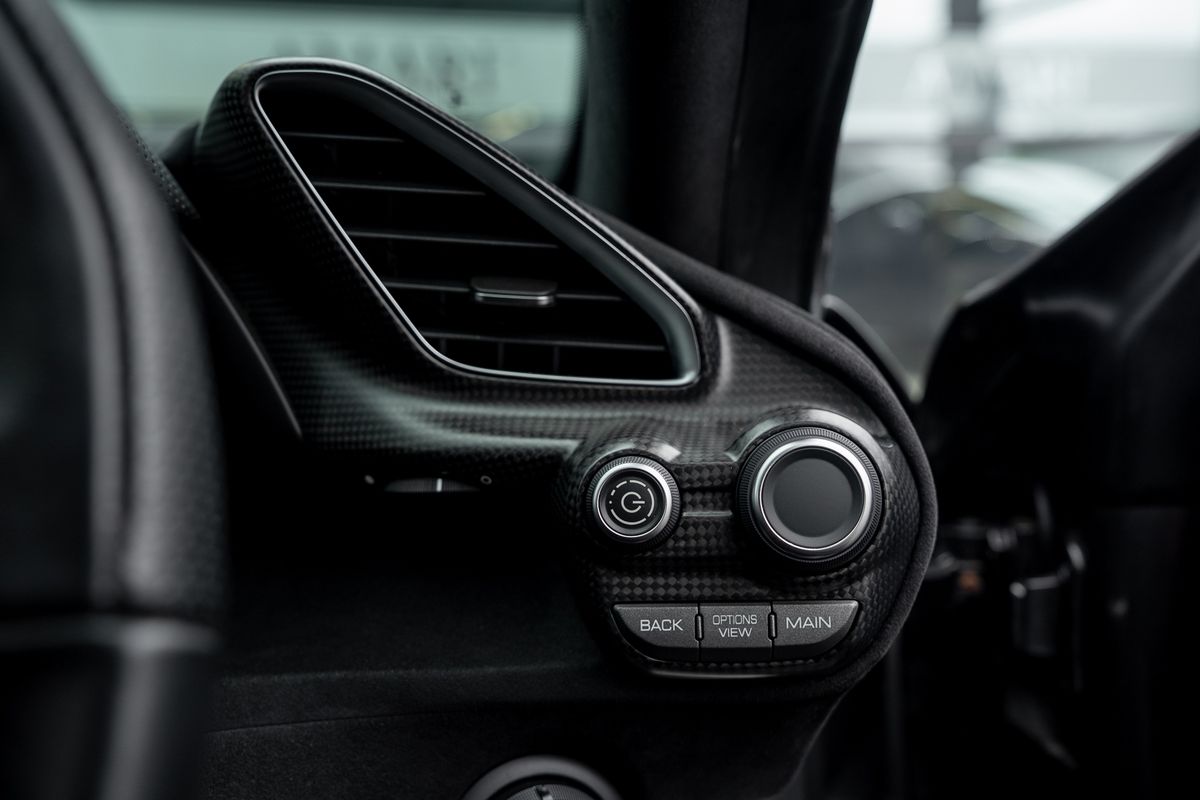 FERRARI 488 PISTA COUPE 3.9 VS 2DR SEMI AUTO