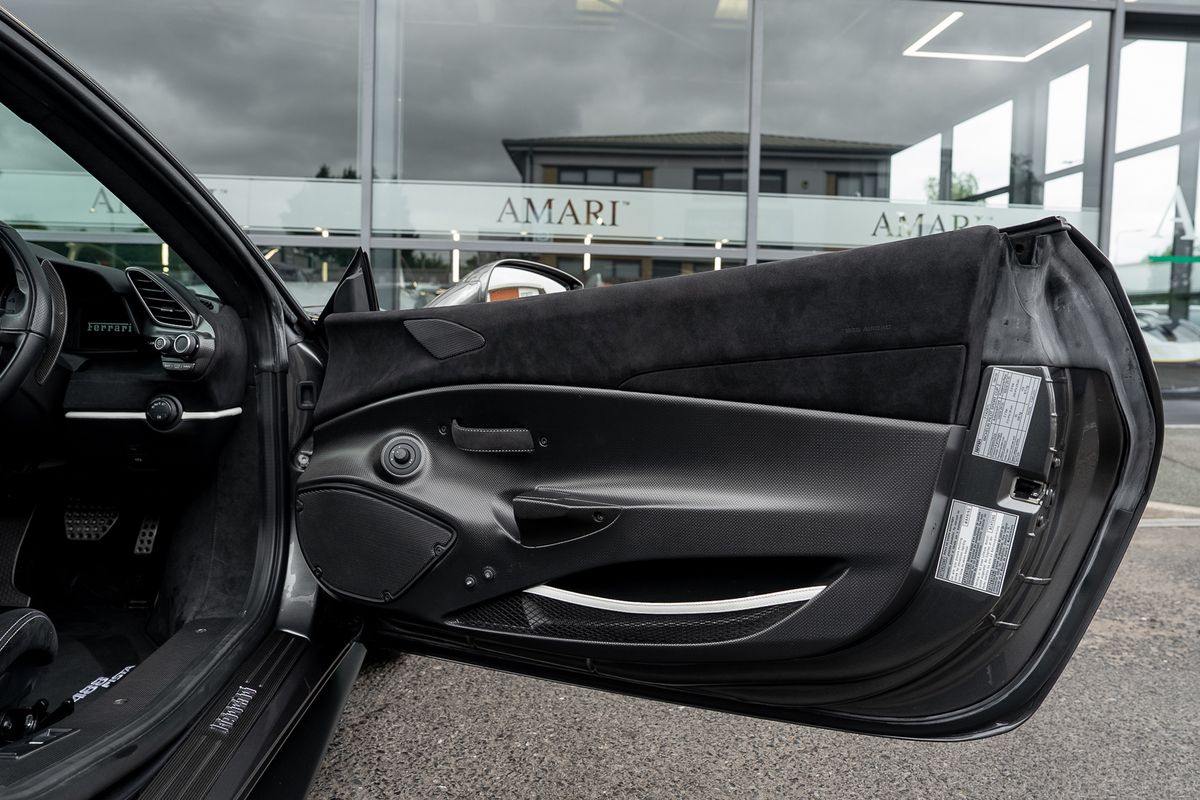 FERRARI 488 PISTA COUPE 3.9 VS 2DR SEMI AUTO