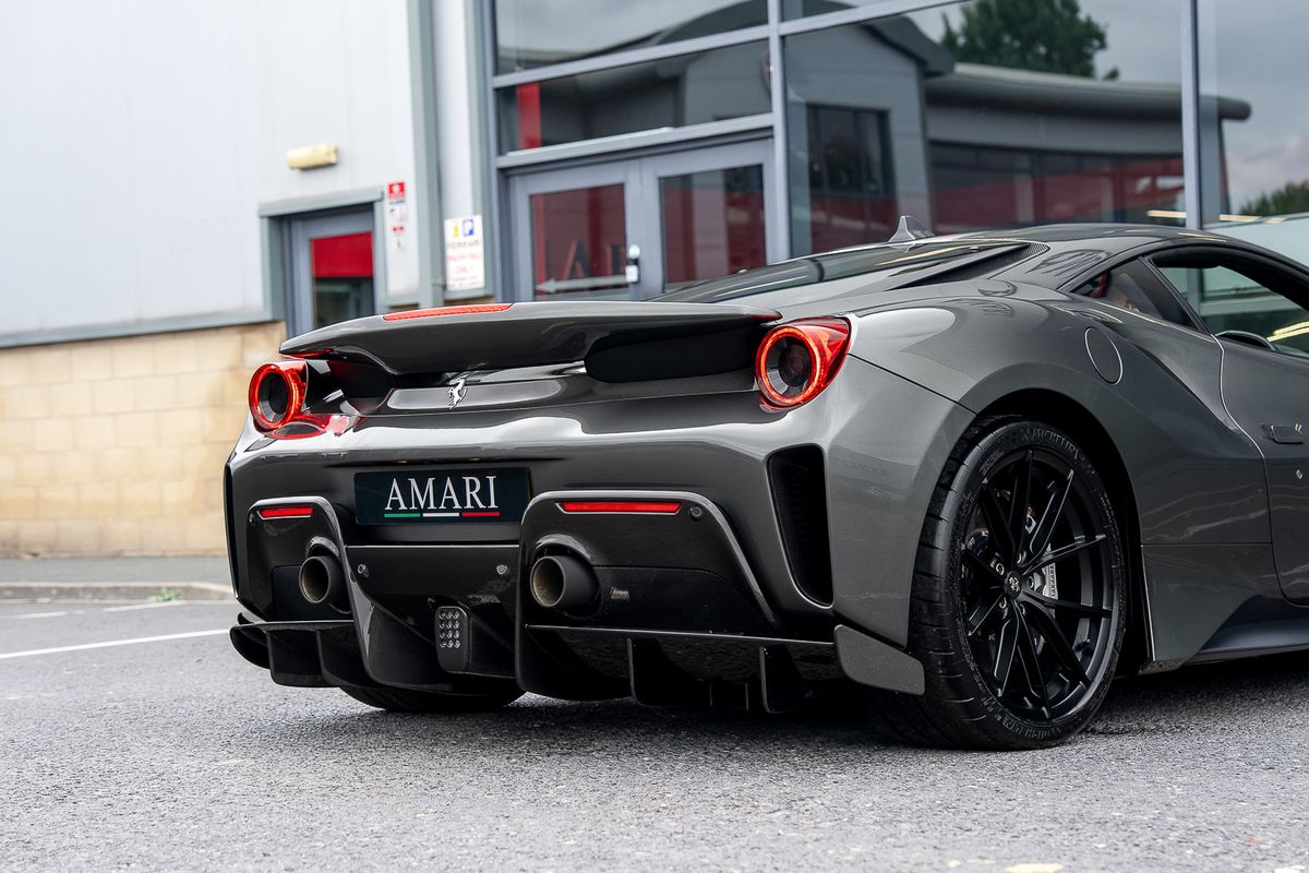 FERRARI 488 PISTA COUPE 3.9 VS 2DR SEMI AUTO