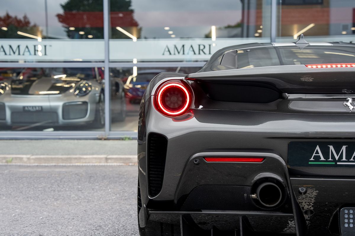 FERRARI 488 PISTA COUPE 3.9 VS 2DR SEMI AUTO
