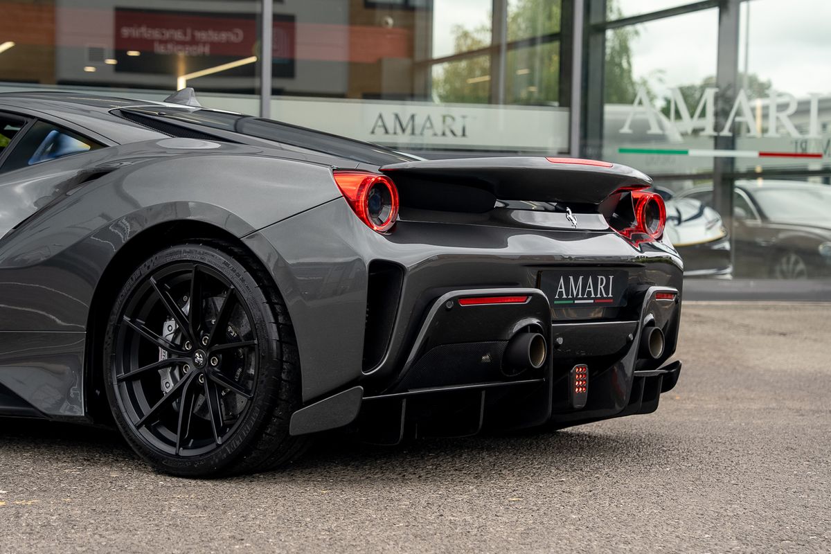 FERRARI 488 PISTA COUPE 3.9 VS 2DR SEMI AUTO