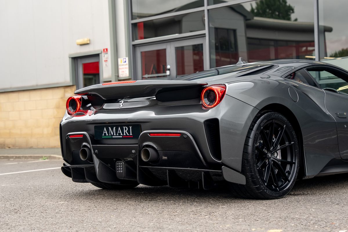 FERRARI 488 PISTA COUPE 3.9 VS 2DR SEMI AUTO