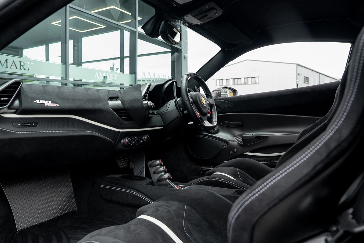 FERRARI 488 PISTA COUPE 3.9 VS 2DR SEMI AUTO