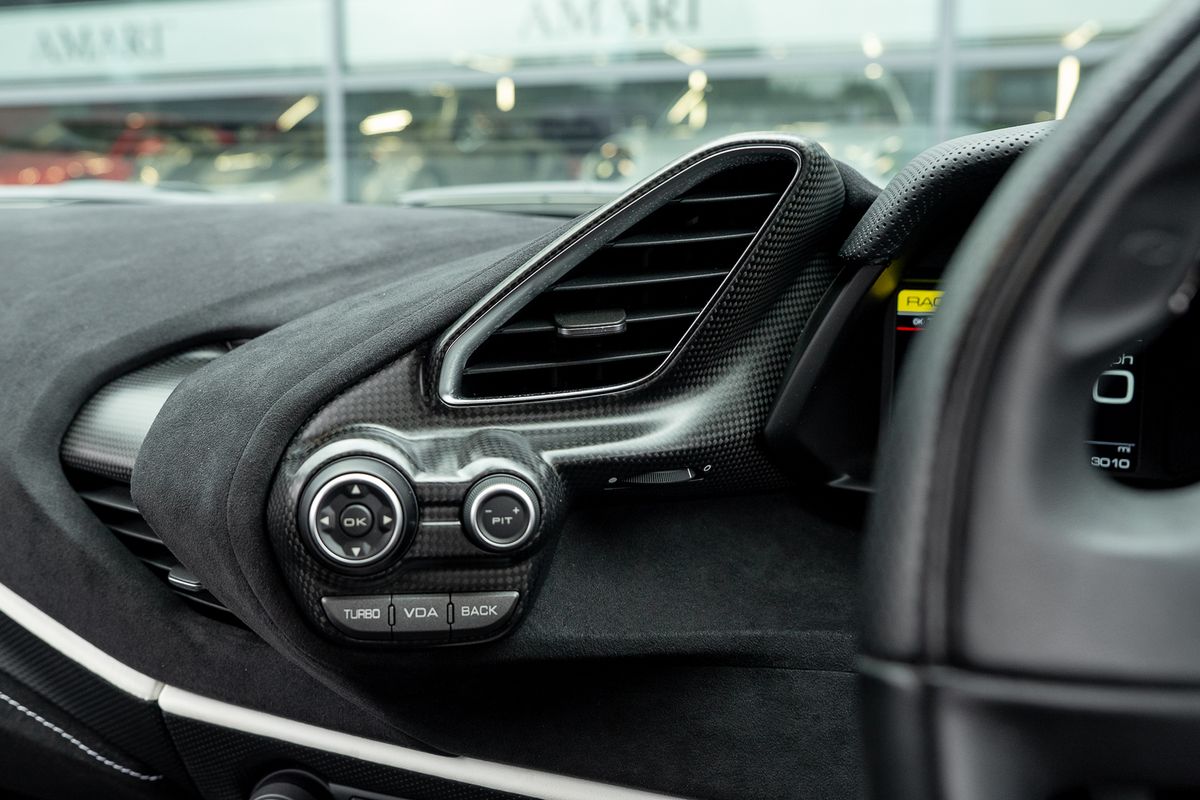 FERRARI 488 PISTA COUPE 3.9 VS 2DR SEMI AUTO
