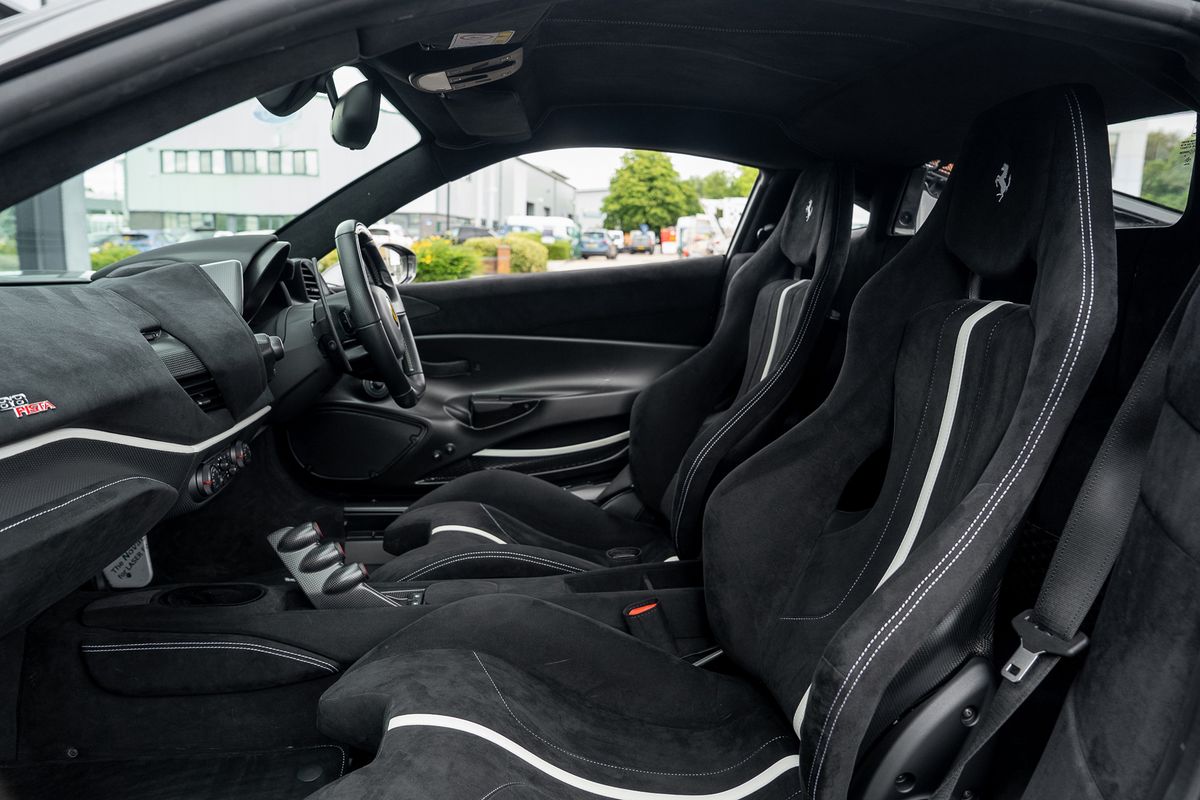 FERRARI 488 PISTA COUPE 3.9 VS 2DR SEMI AUTO