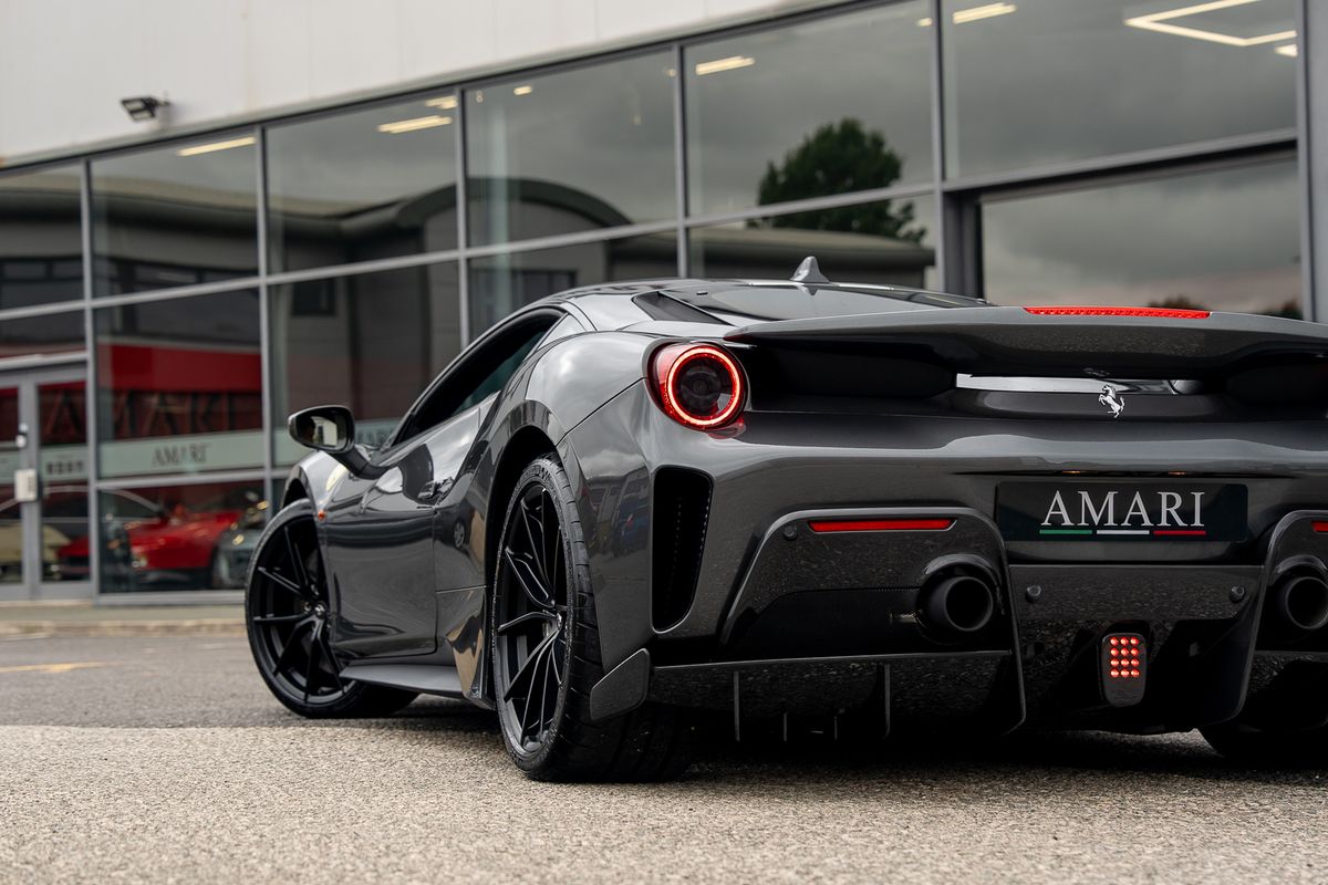FERRARI 488 PISTA COUPE 3.9 VS 2DR SEMI AUTO