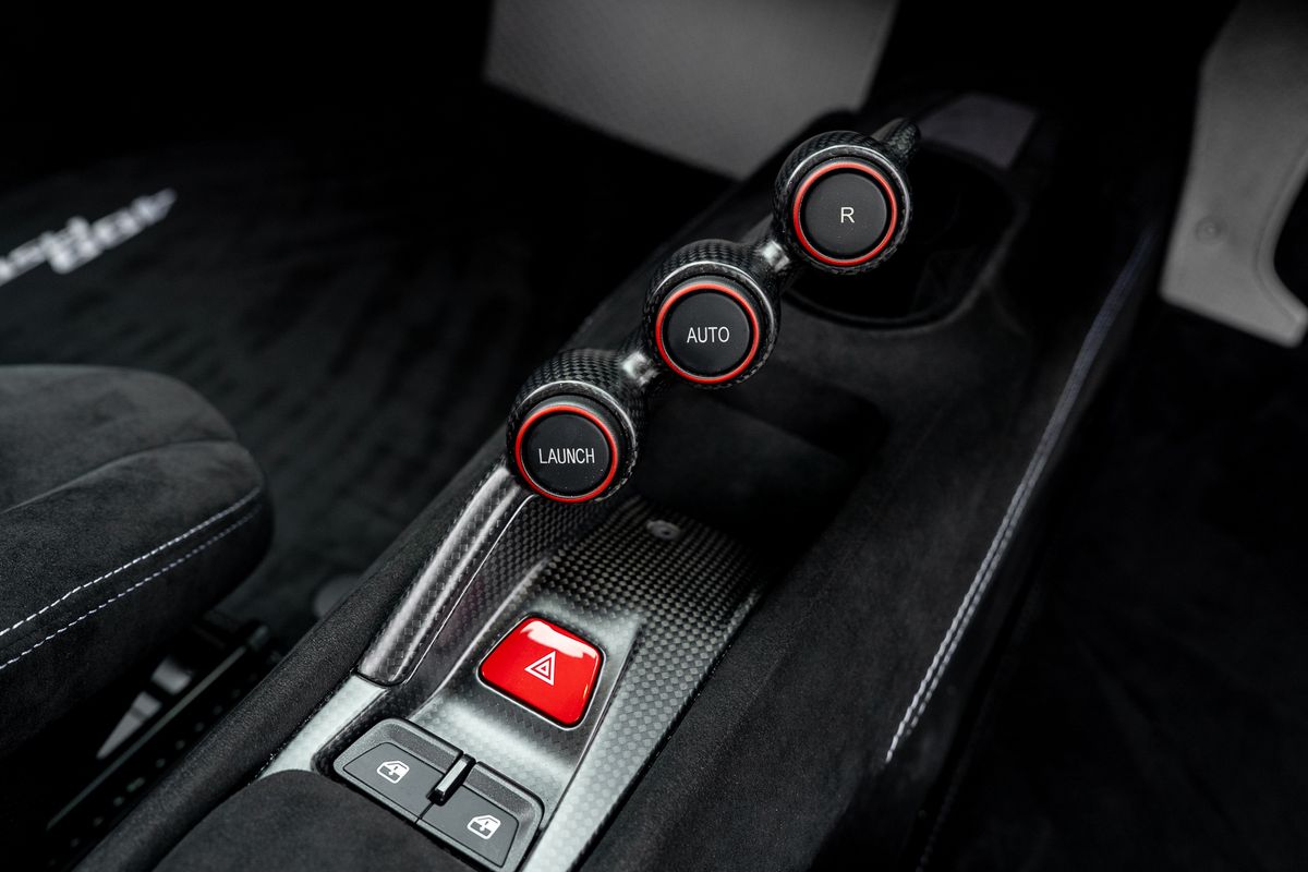 FERRARI 488 PISTA COUPE 3.9 VS 2DR SEMI AUTO