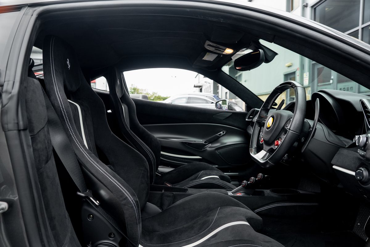 FERRARI 488 PISTA COUPE 3.9 VS 2DR SEMI AUTO