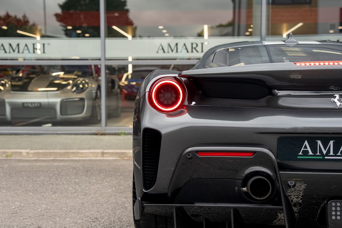 FERRARI 488 PISTA COUPE 3.9 VS 2DR SEMI AUTO