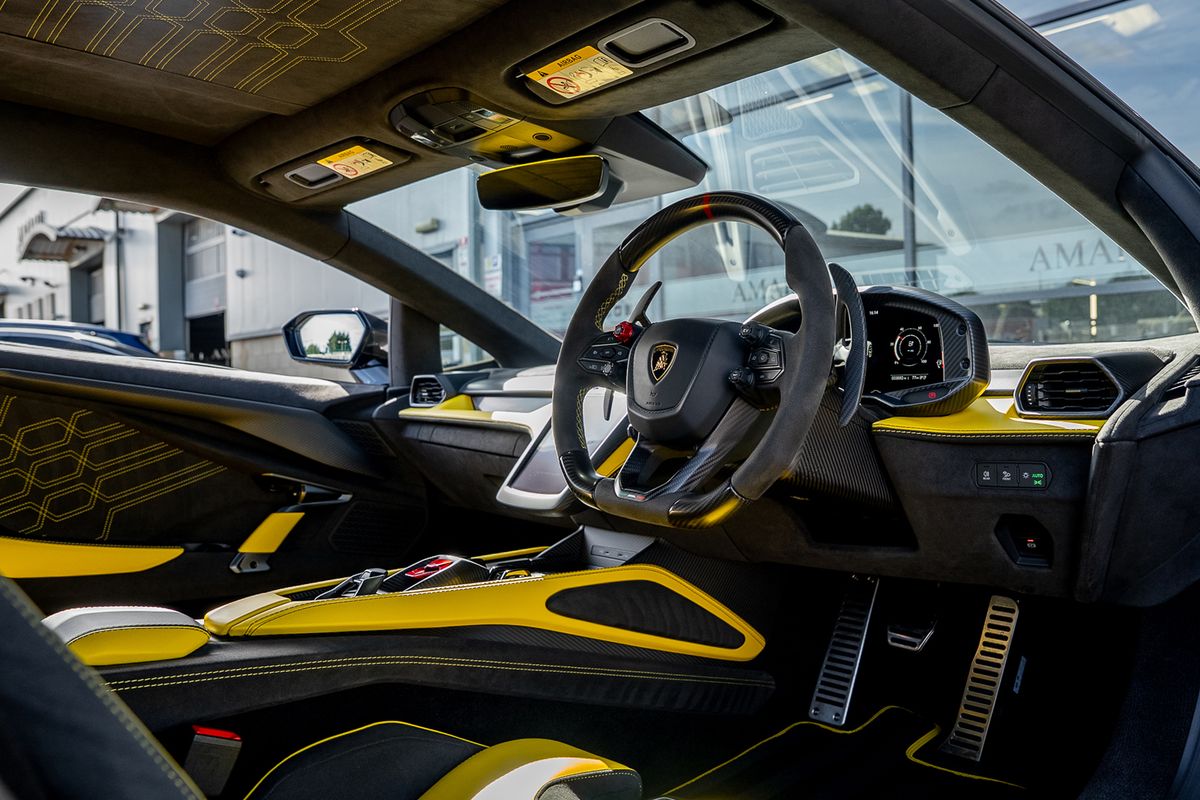 LAMBORGHINI REVUELTO PHEV S-A