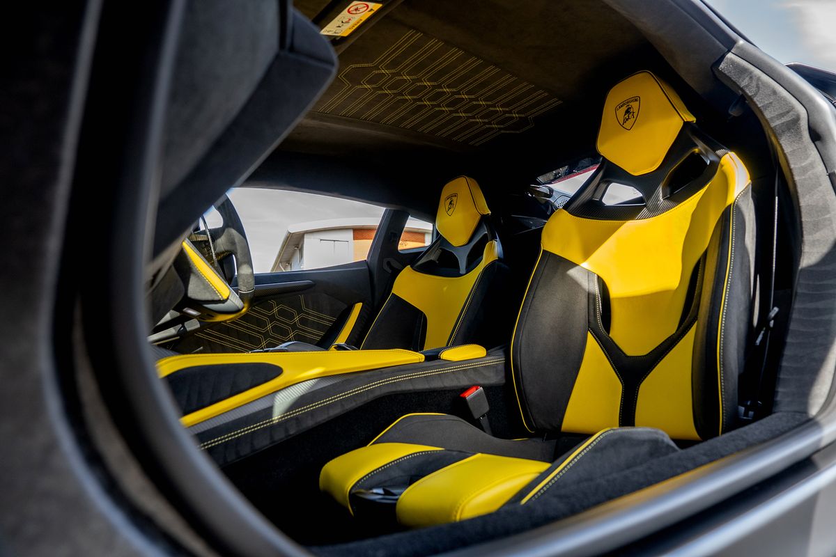 LAMBORGHINI REVUELTO PHEV S-A