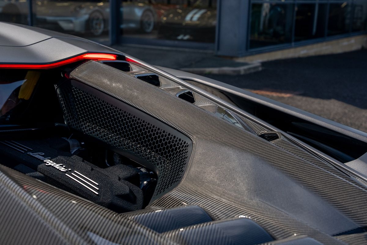 LAMBORGHINI REVUELTO PHEV S-A