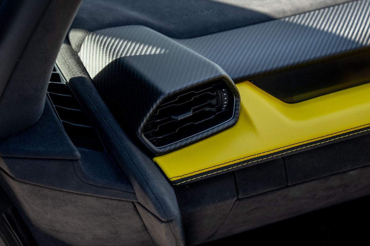 LAMBORGHINI REVUELTO PHEV S-A