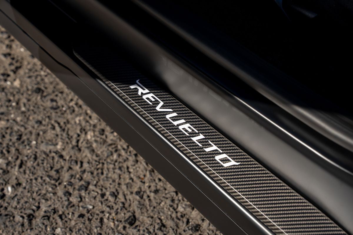 LAMBORGHINI REVUELTO PHEV S-A