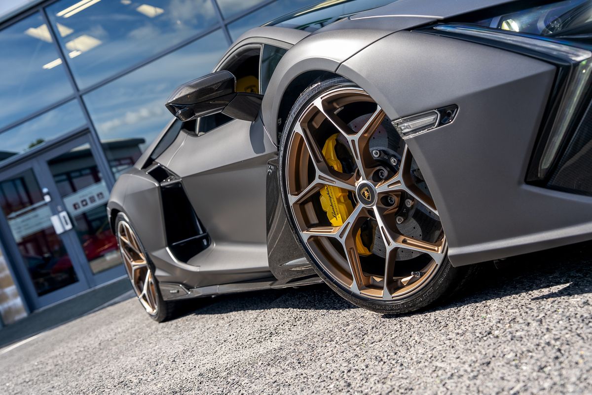 LAMBORGHINI REVUELTO PHEV S-A