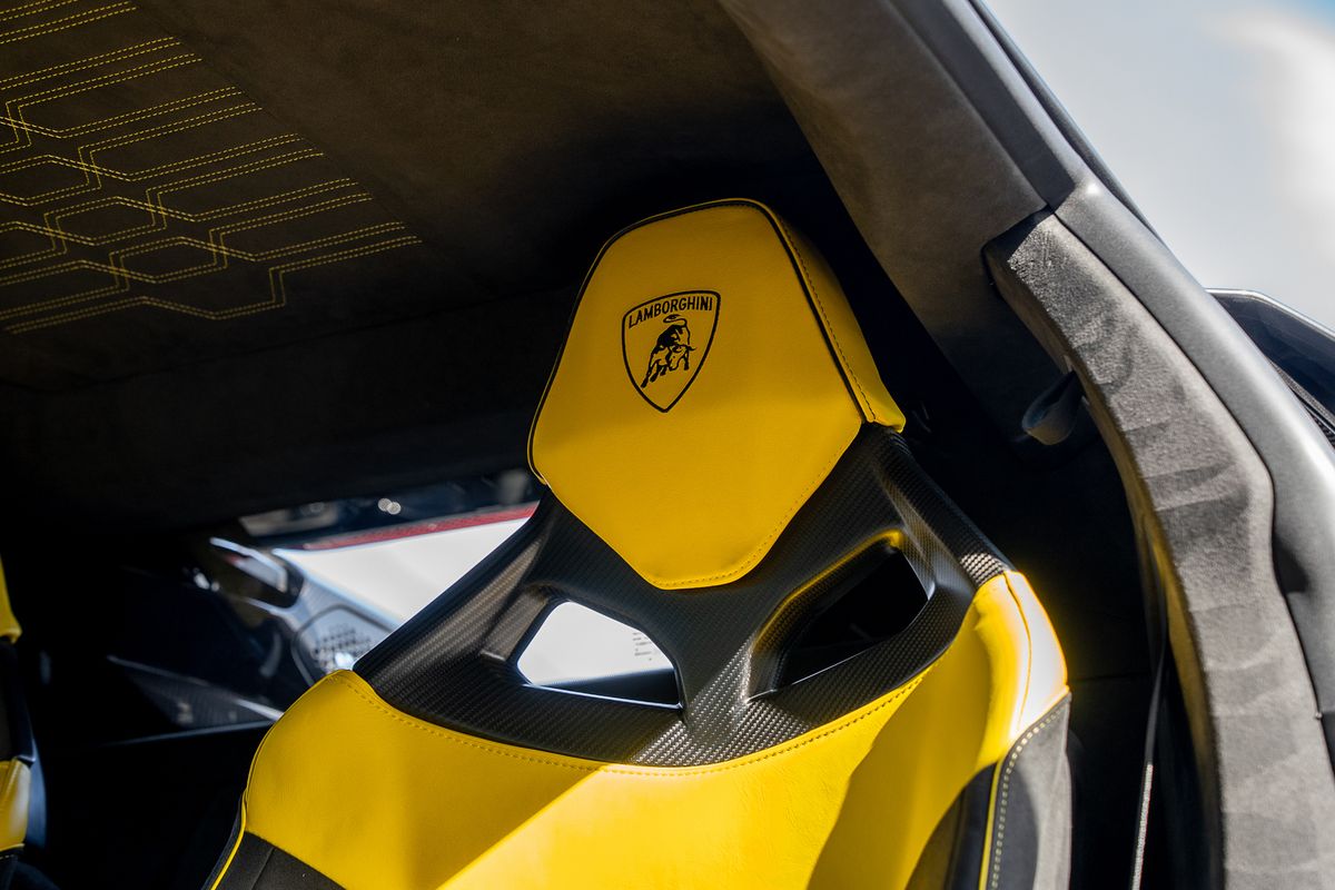 LAMBORGHINI REVUELTO PHEV S-A