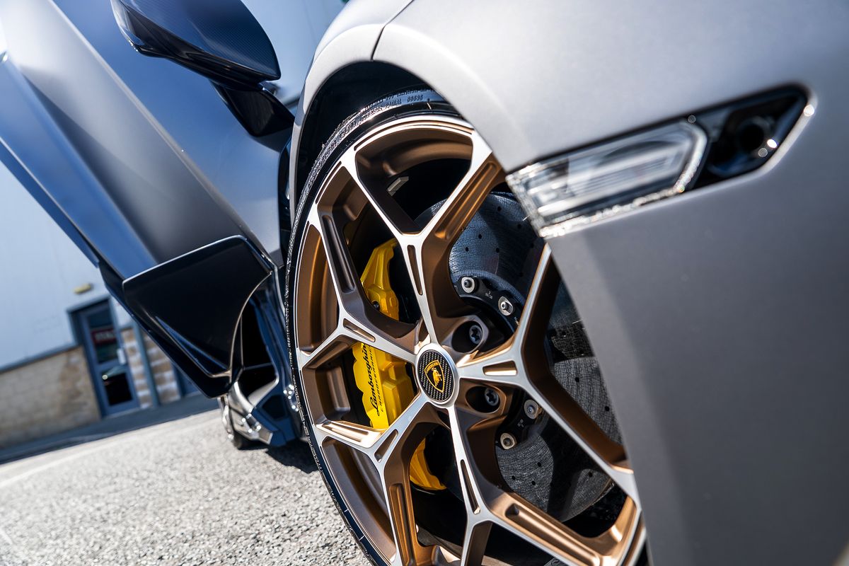 LAMBORGHINI REVUELTO PHEV S-A