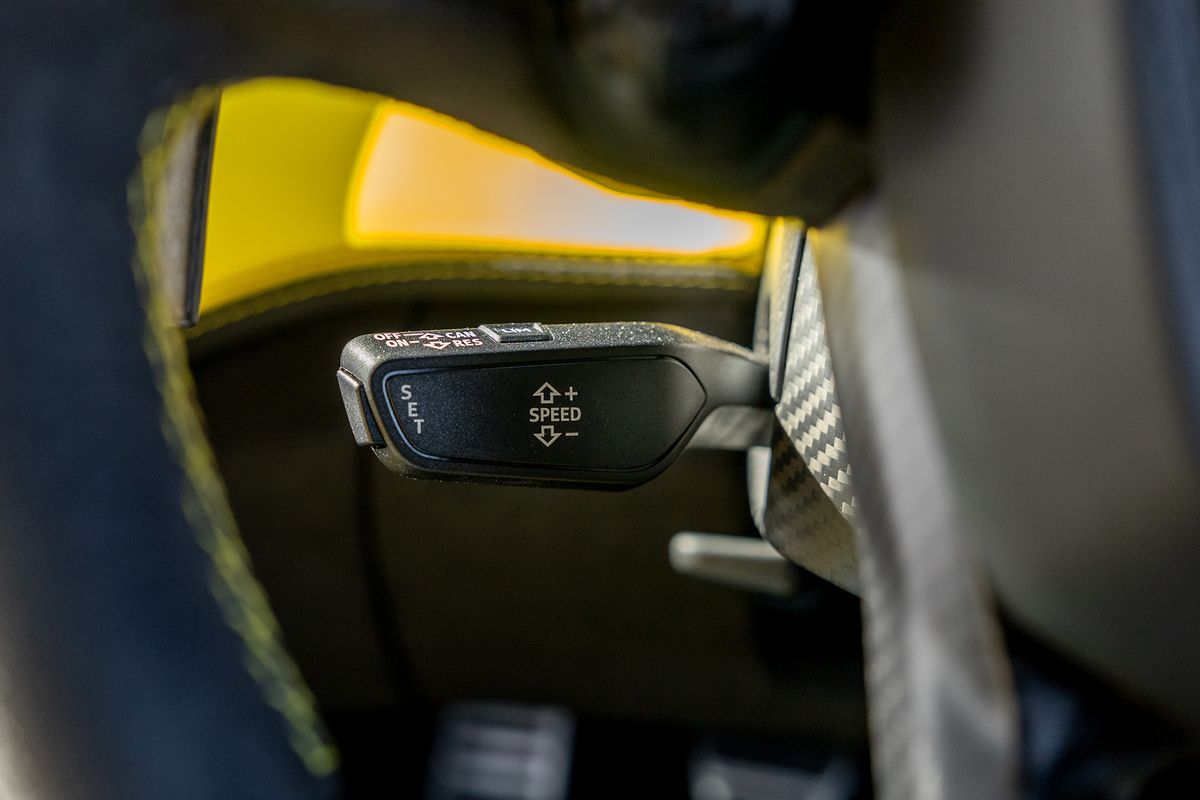 LAMBORGHINI REVUELTO PHEV S-A