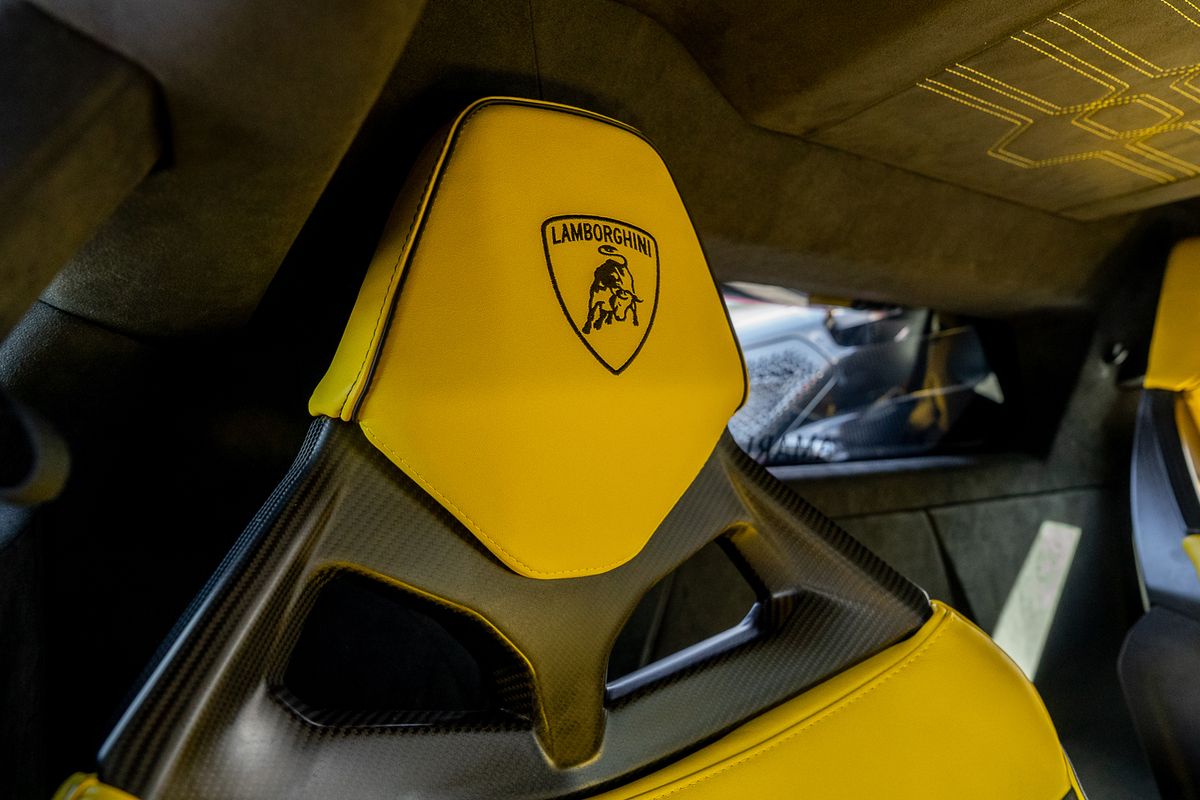LAMBORGHINI REVUELTO PHEV S-A