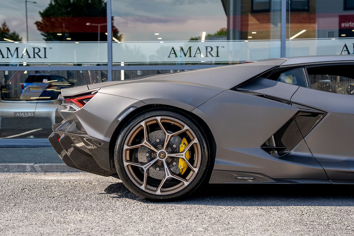 LAMBORGHINI REVUELTO PHEV S-A