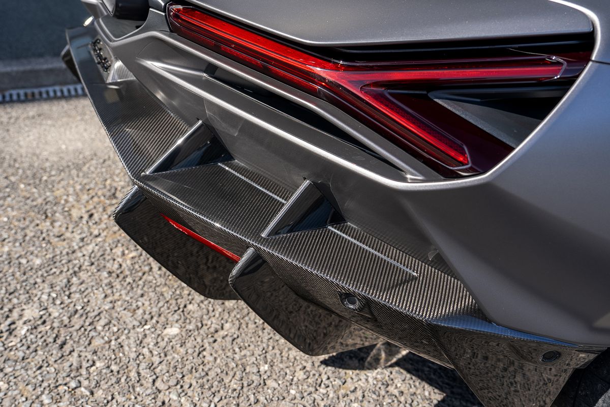LAMBORGHINI REVUELTO PHEV S-A
