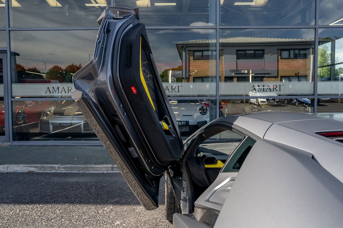 LAMBORGHINI REVUELTO PHEV S-A