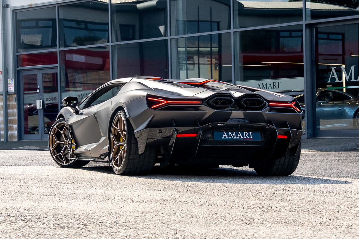 LAMBORGHINI REVUELTO PHEV S-A