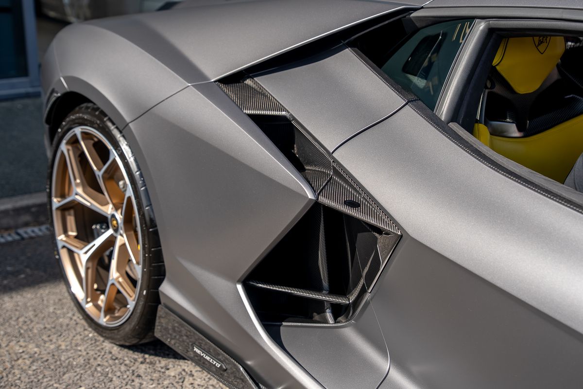 LAMBORGHINI REVUELTO PHEV S-A