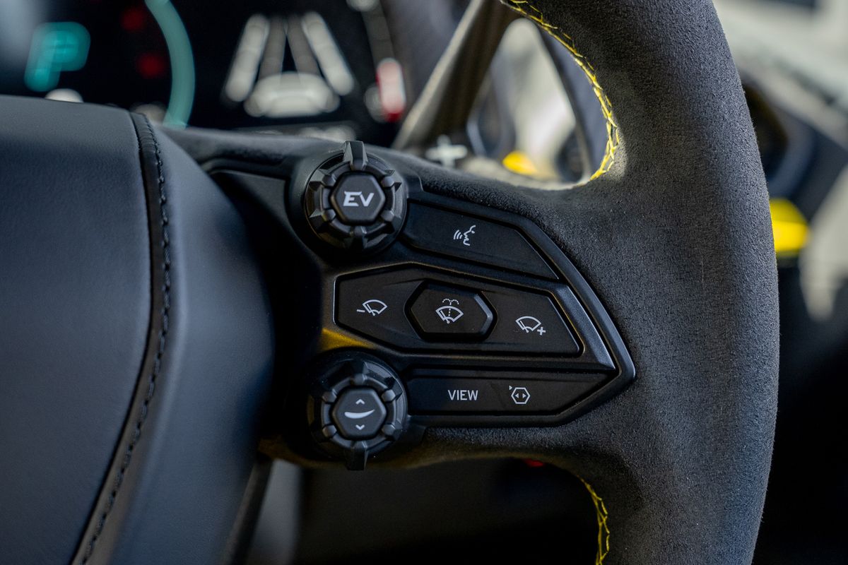 LAMBORGHINI REVUELTO PHEV S-A