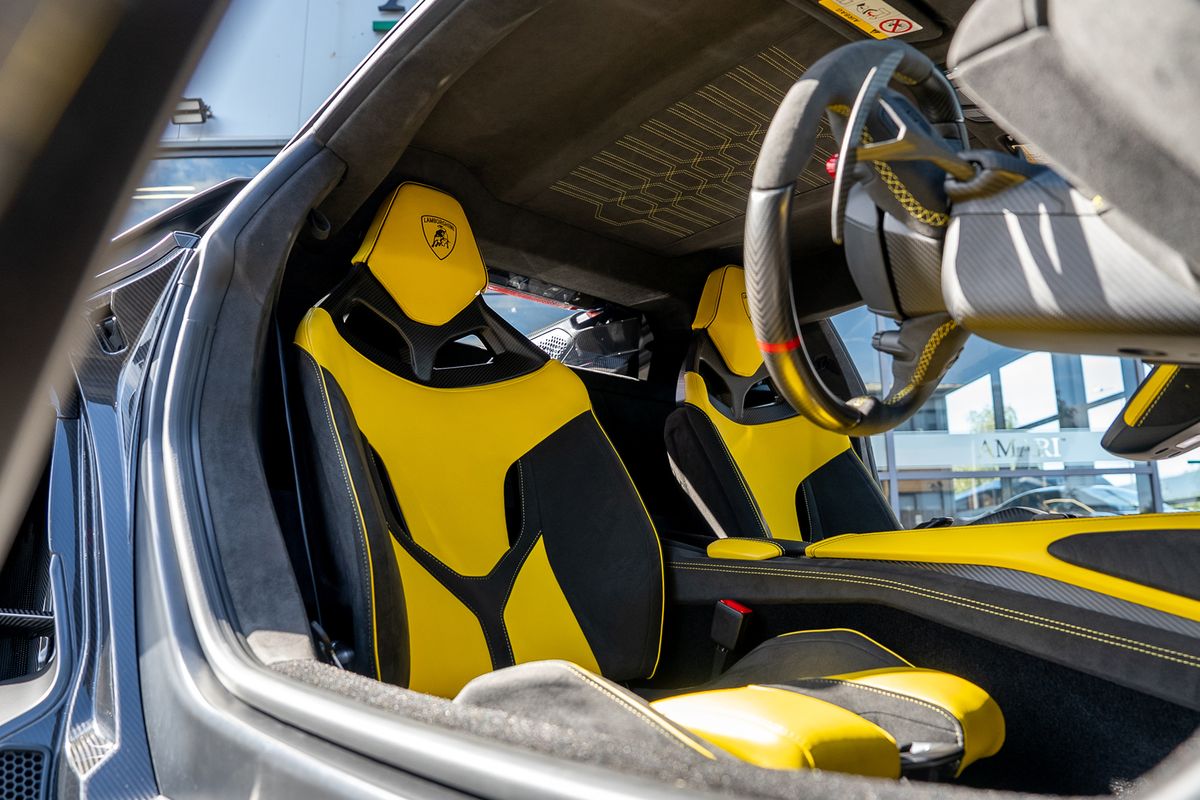 LAMBORGHINI REVUELTO PHEV S-A