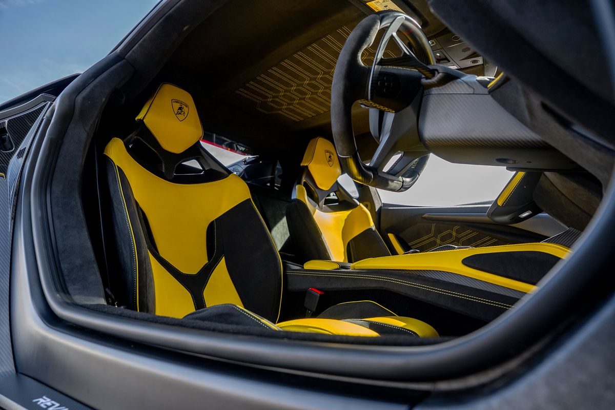 LAMBORGHINI REVUELTO PHEV S-A