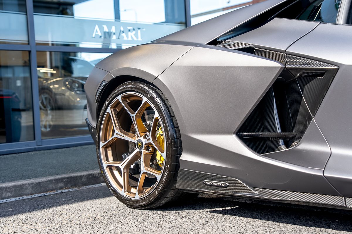 LAMBORGHINI REVUELTO PHEV S-A