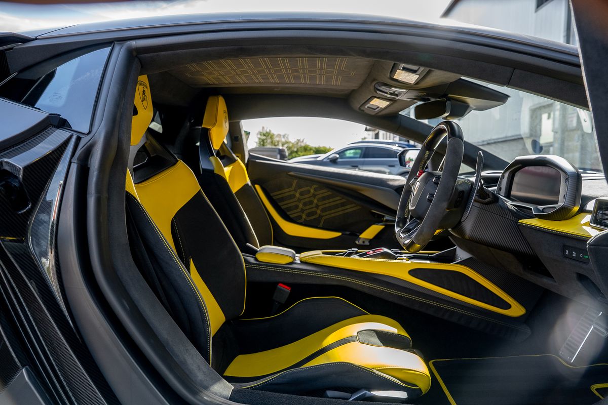LAMBORGHINI REVUELTO PHEV S-A