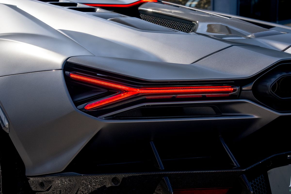 LAMBORGHINI REVUELTO PHEV S-A