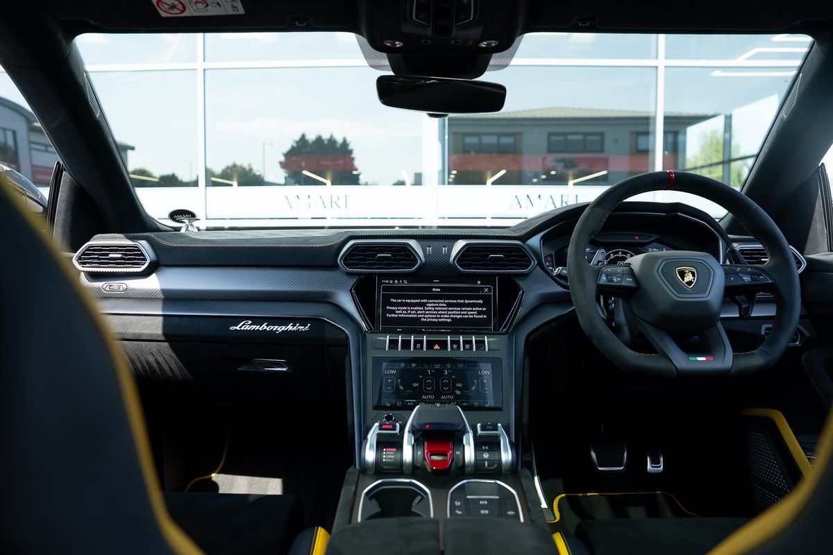 LAMBORGHINI URUS PERFORMANTE VAT QUALIFYING