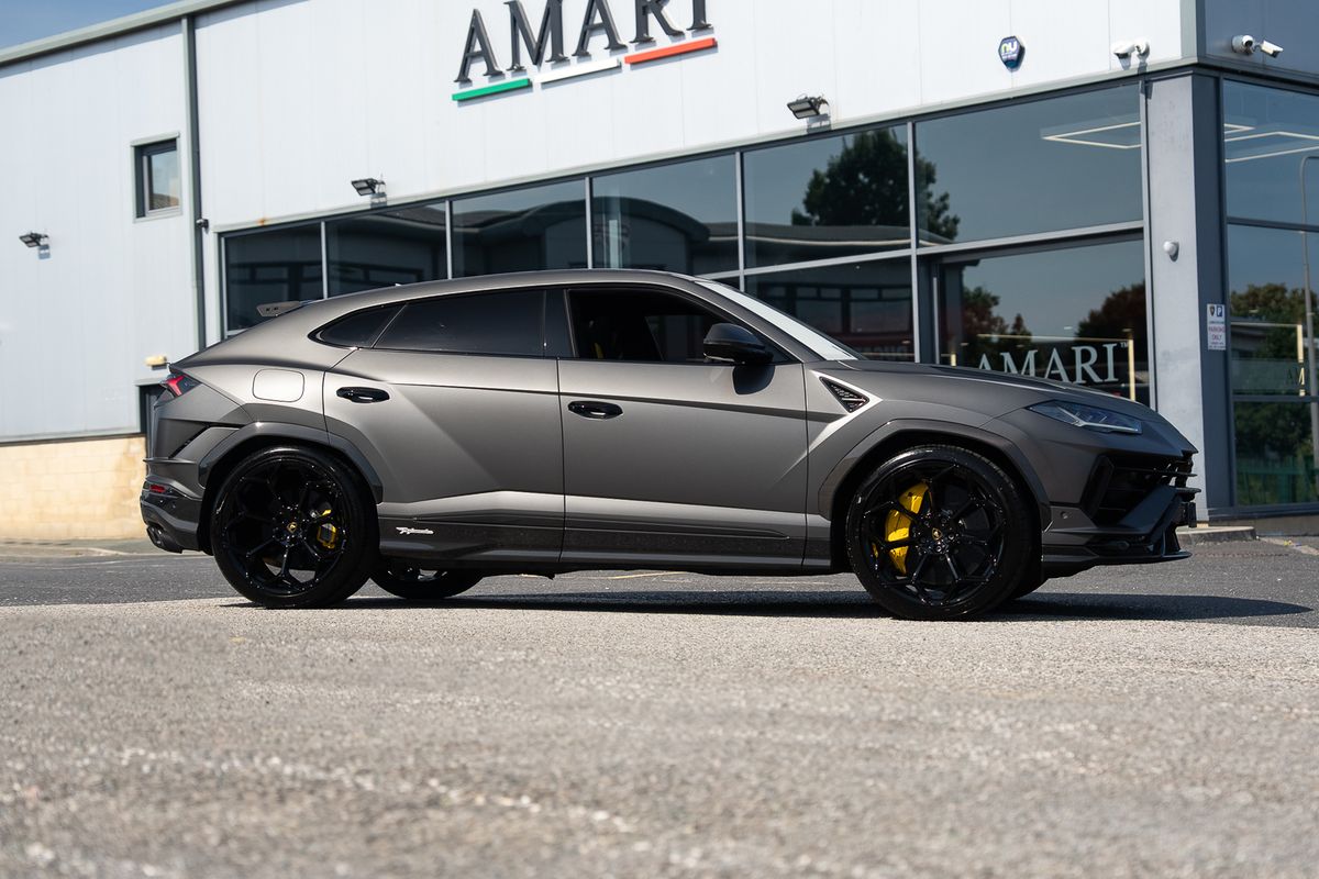 LAMBORGHINI URUS PERFORMANTE VAT QUALIFYING
