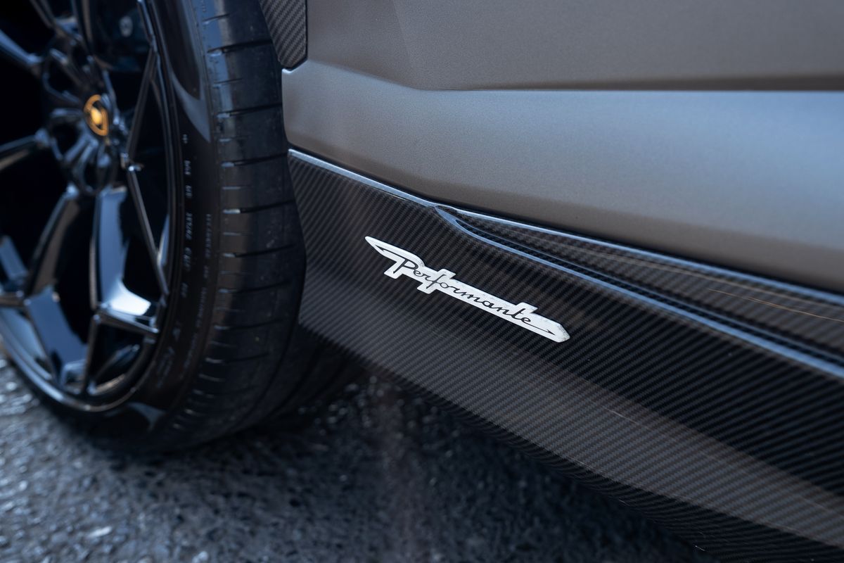 LAMBORGHINI URUS PERFORMANTE VAT QUALIFYING