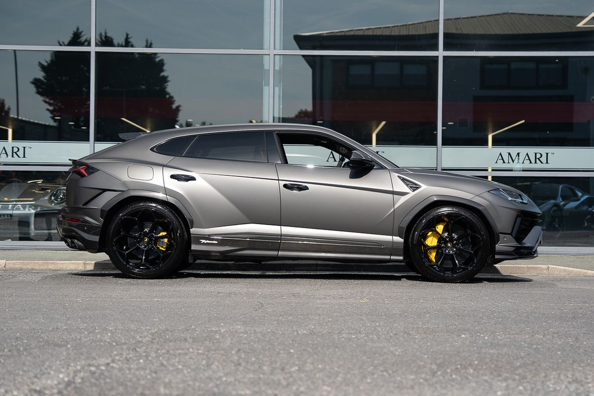 LAMBORGHINI URUS PERFORMANTE VAT QUALIFYING