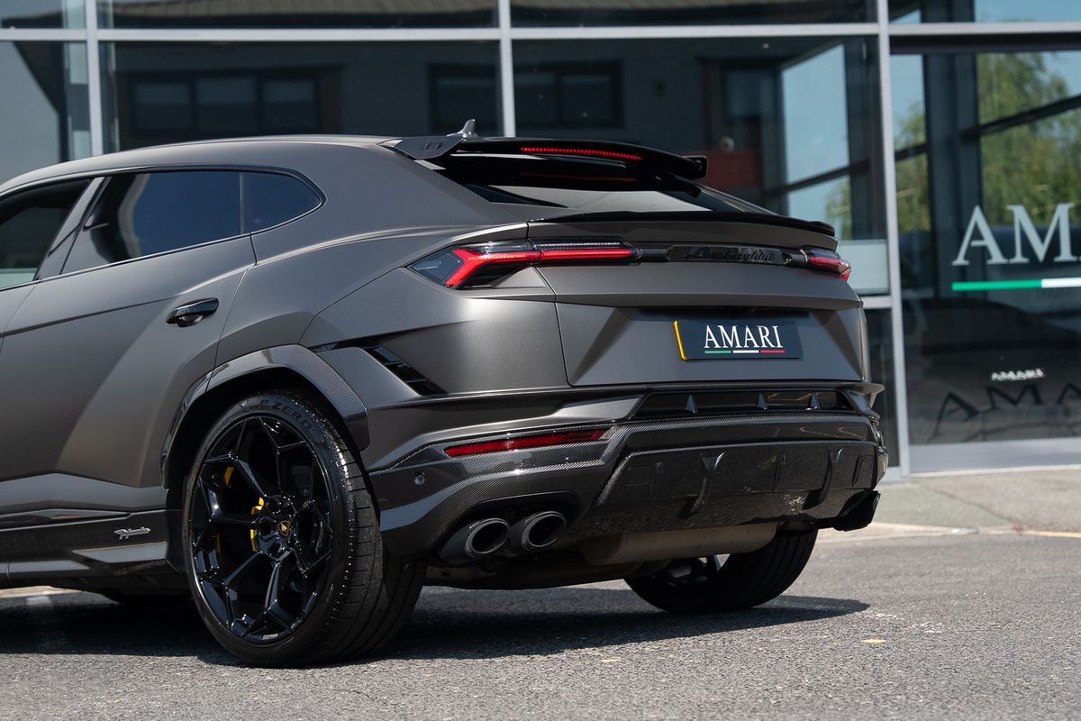 LAMBORGHINI URUS PERFORMANTE VAT QUALIFYING
