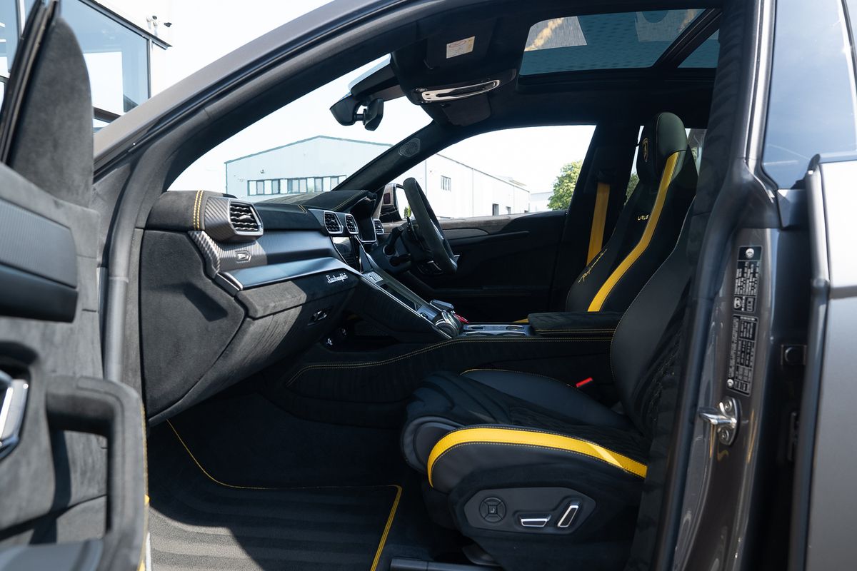 LAMBORGHINI URUS PERFORMANTE VAT QUALIFYING