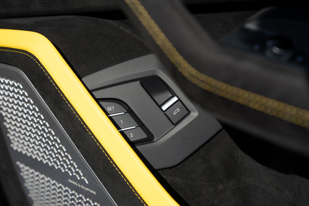 LAMBORGHINI URUS PERFORMANTE VAT QUALIFYING
