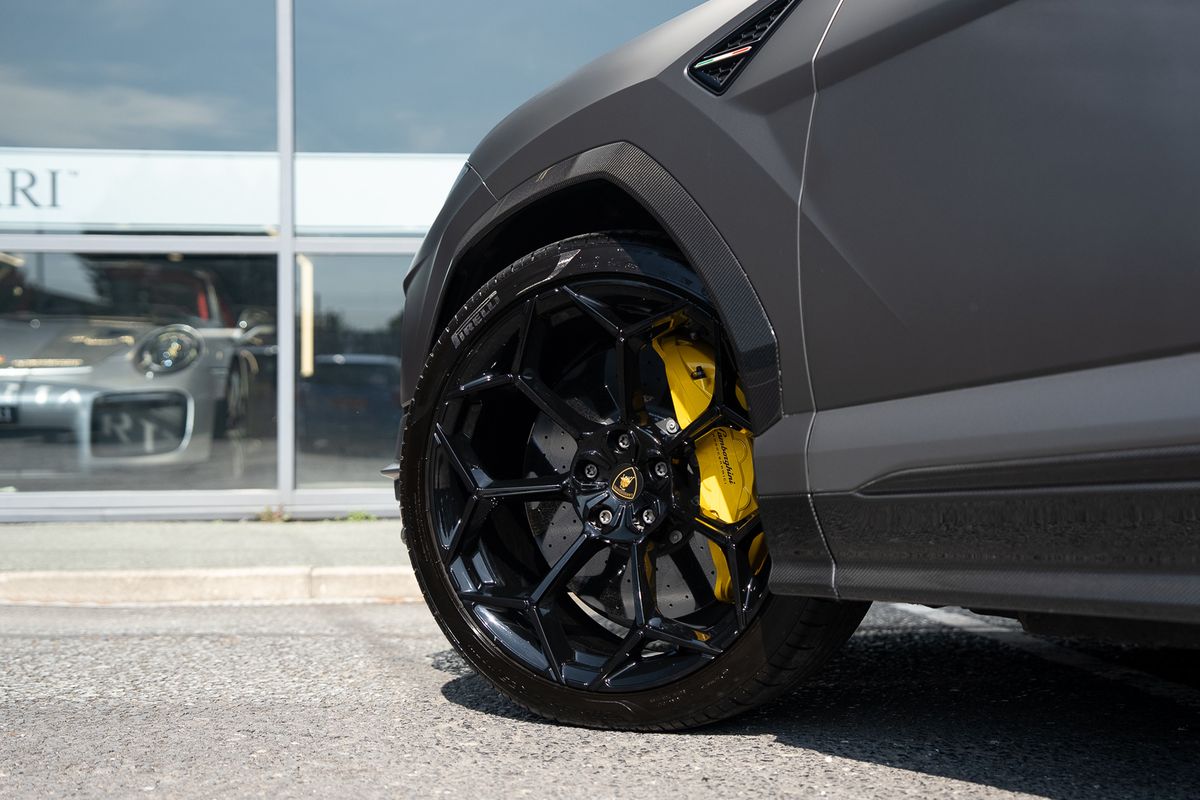 LAMBORGHINI URUS PERFORMANTE VAT QUALIFYING