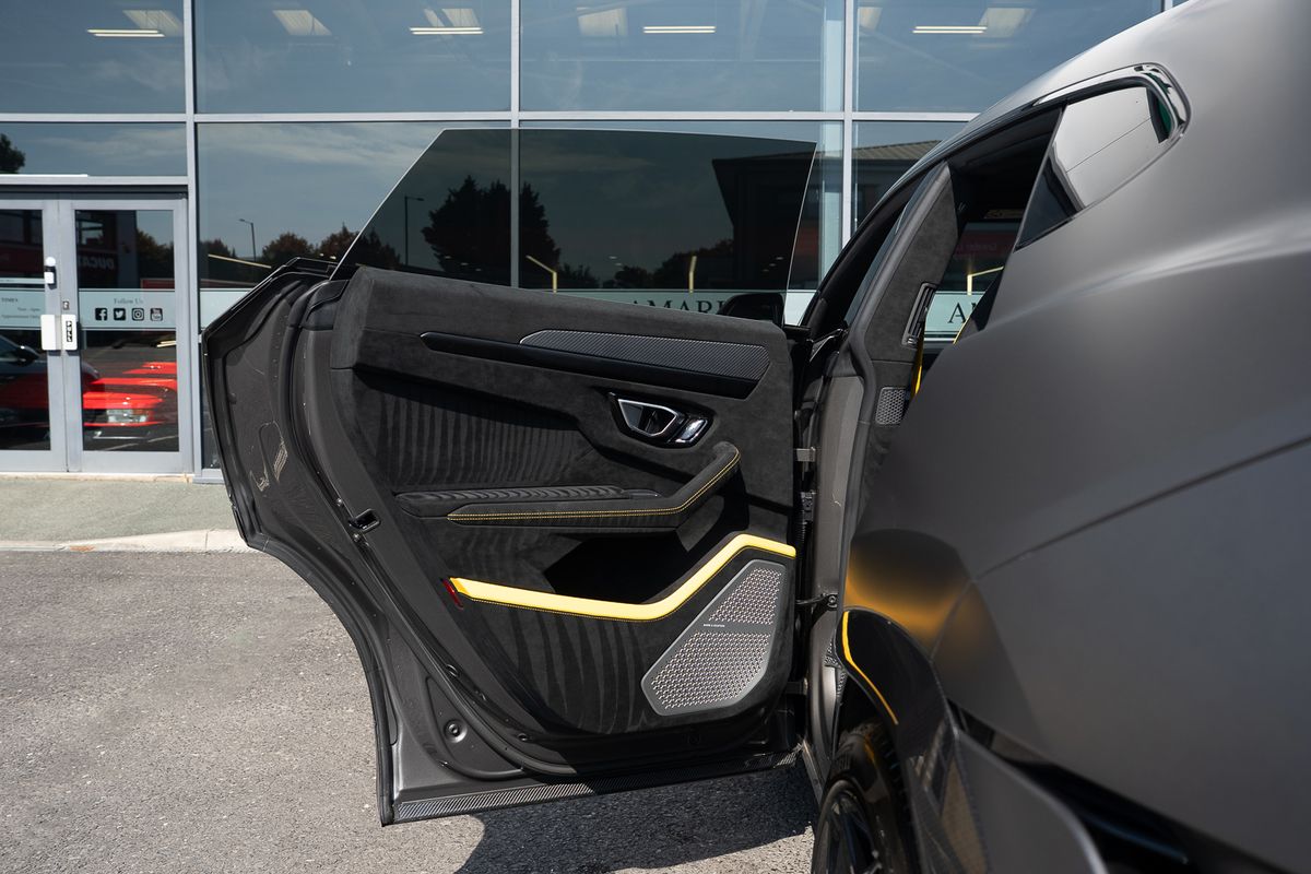 LAMBORGHINI URUS PERFORMANTE VAT QUALIFYING