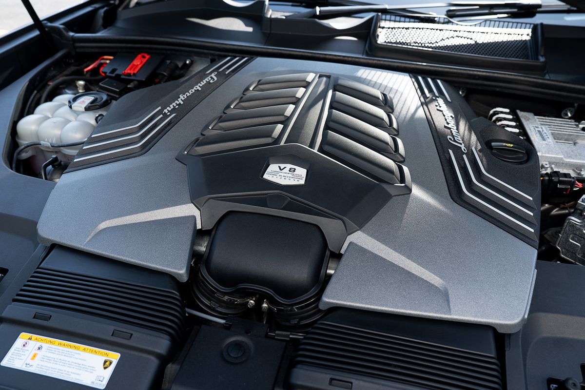 LAMBORGHINI URUS PERFORMANTE VAT QUALIFYING