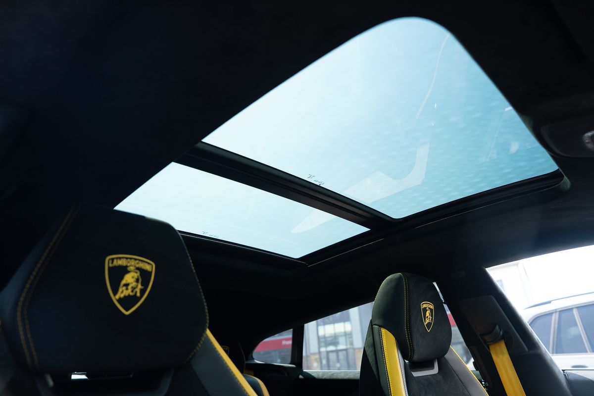 LAMBORGHINI URUS PERFORMANTE VAT QUALIFYING