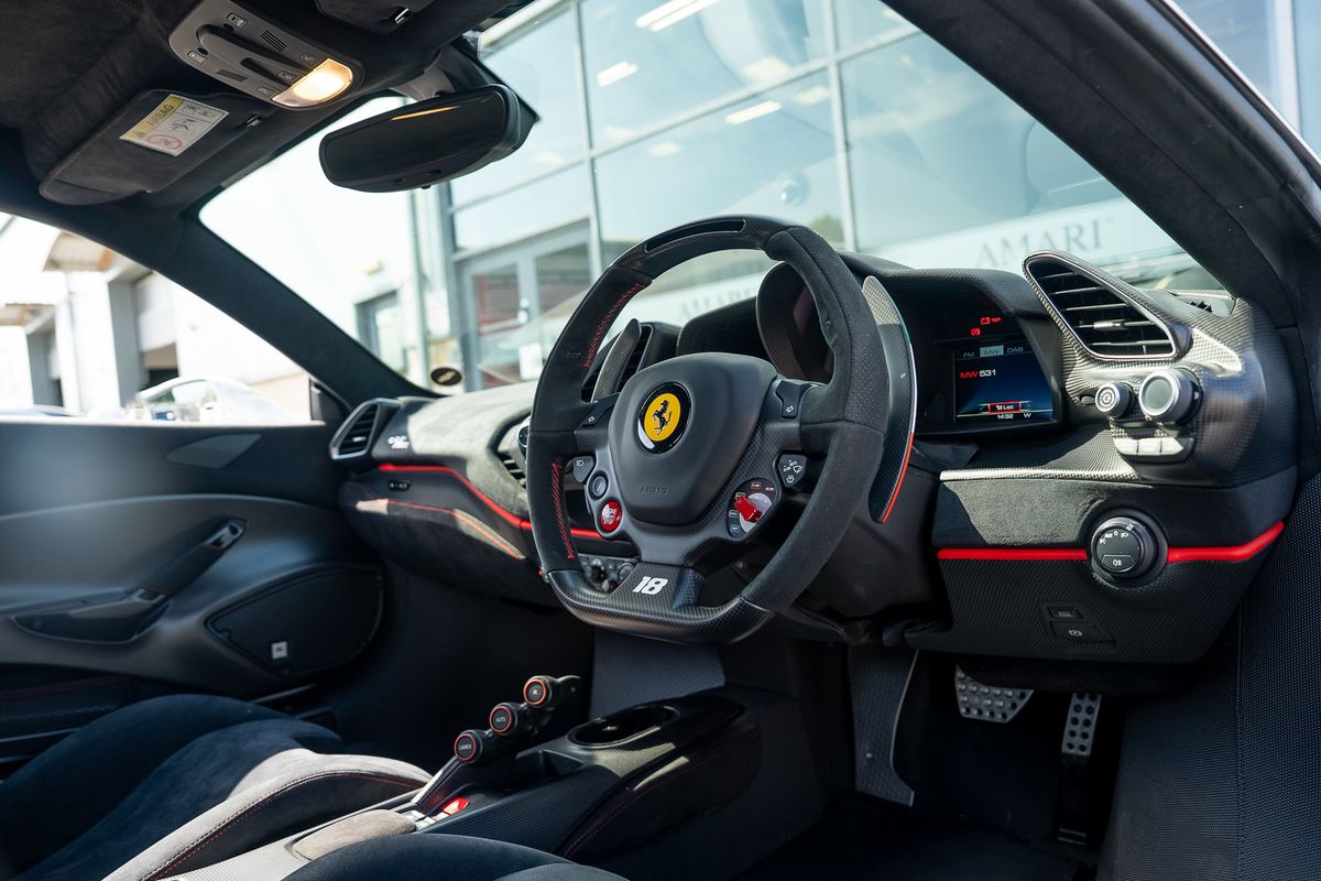 FERRARI 488 PISTA PILOTI