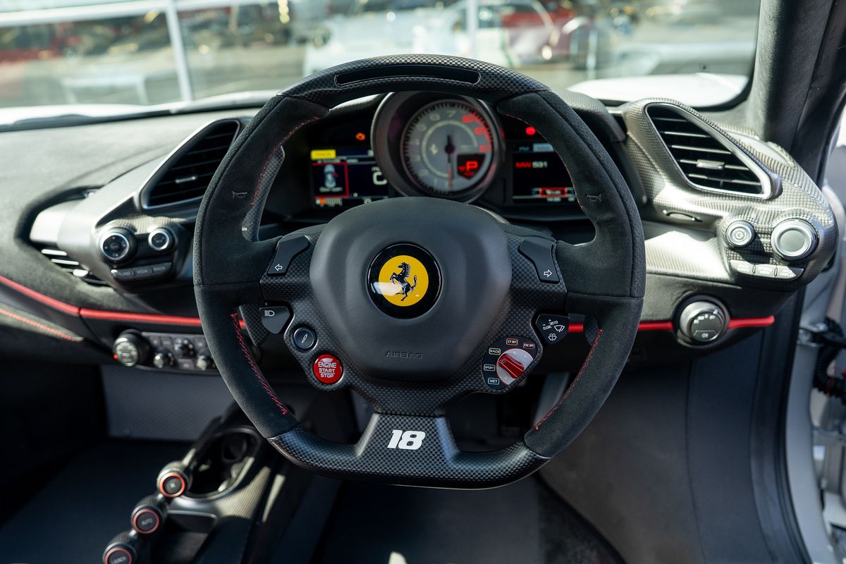 FERRARI 488 PISTA PILOTI